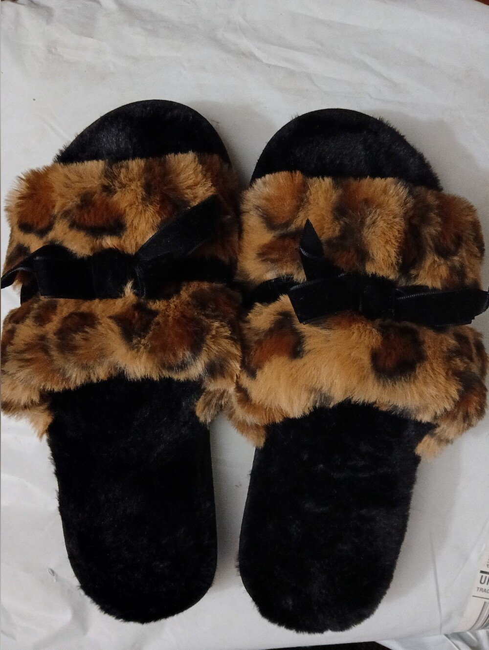 Leopard Faux-Fur Slide Slippers - Size Large 9-10. Like New.